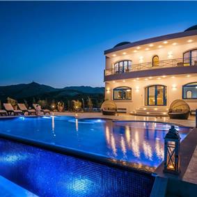 6 bedroom luxury villa with pool near Agia Pelagia, sleeps 12
